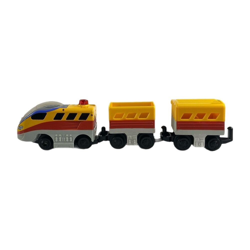 Fisher Price GeoTrax ~ Eric The Yellow Train Engine ~ Grand Central Station Set
